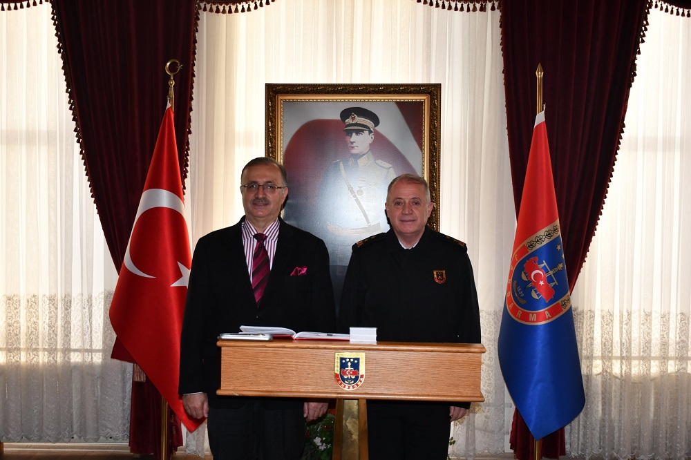 Sn. Kaymakamımız Bekir DINKIRCI İl Jandarma Komutanı Tümgeneral Yusuf Kenan TOPÇU’yu ziyaret ettiler.