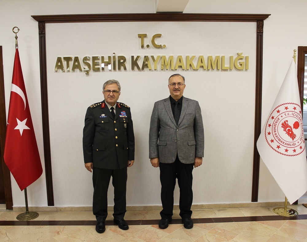 1’inci Ordu ve Garnizon Komutanı Orgeneral Sn. Metin TOKEL bey Kaymakamımız Bekir DINKIRCI’yı ziyaret ettiler.