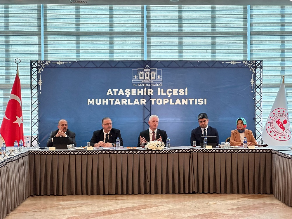 İstanbul Valisi Sn. Davut GÜL’ün başkanlığında İlçemizde ‘Muhtarlar Toplantısı’ gerçekleştirildi.